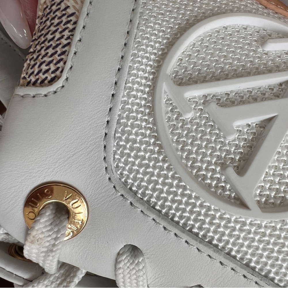 LOUIS VUITTON Calfskin Damier Azur Run Away Size 38 - Picture 11 of 12